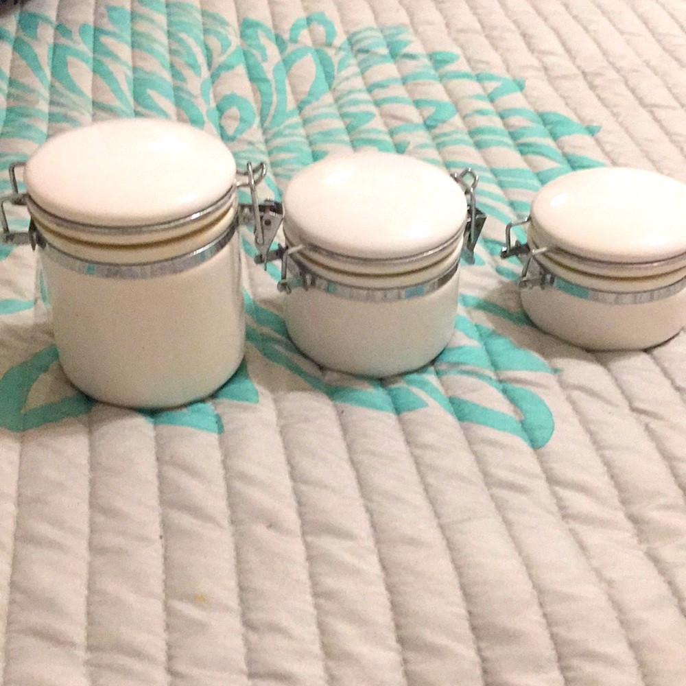 Storage jars - Picture 2 of 4